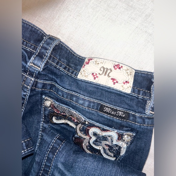 Gently used Miss me jeans size 28 boot - Picture 3 of 11